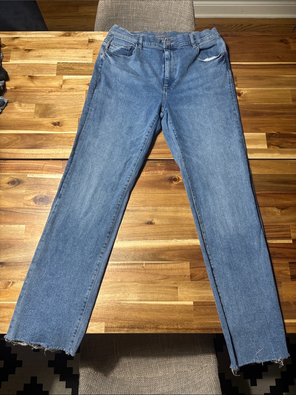 DL1961 Straight-Leg Jeans in Medium Blue Wash
